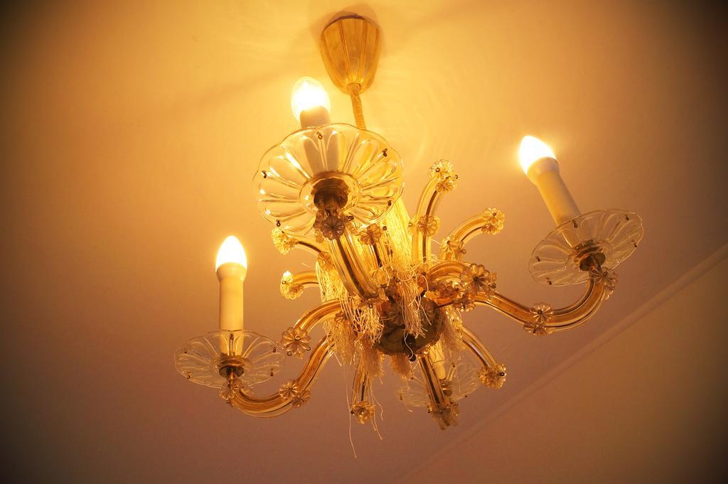 Das Schonbrunn Apartment! Wina Bagian luar foto