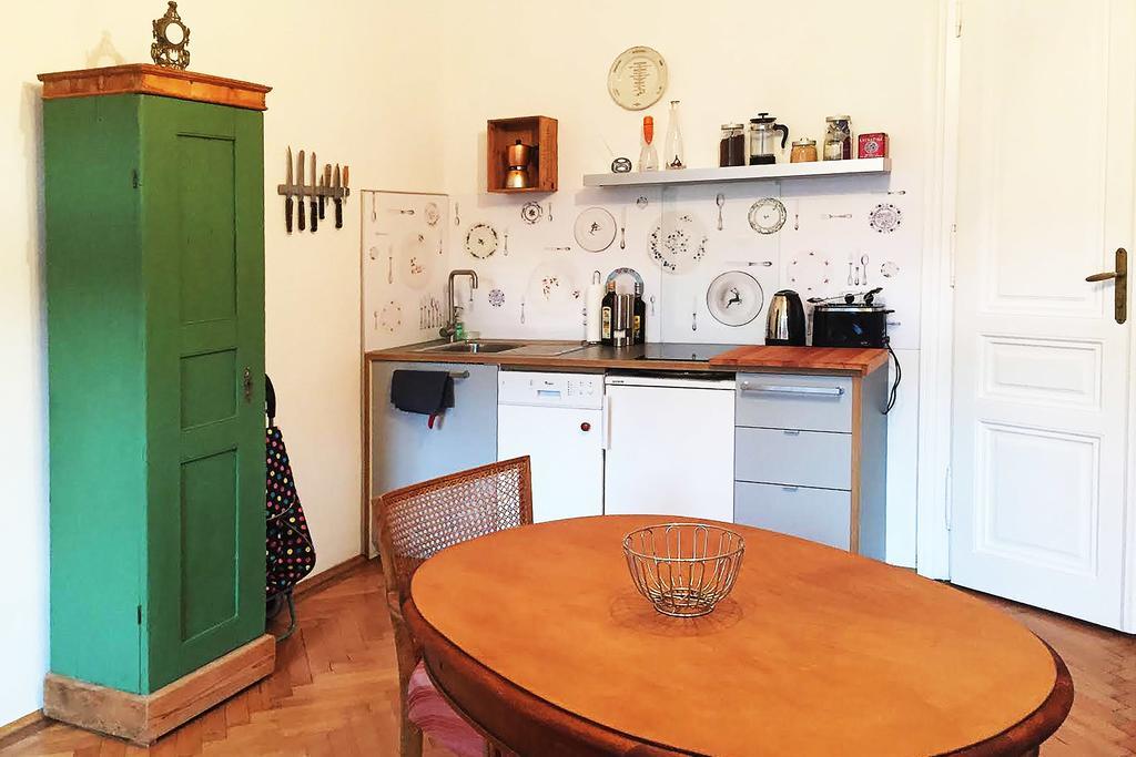 Das Schonbrunn Apartment! Wina Bagian luar foto