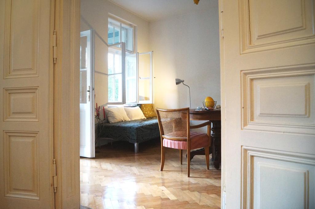 Das Schonbrunn Apartment! Wina Bagian luar foto