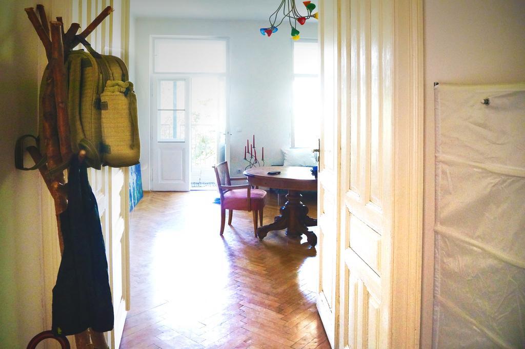Das Schonbrunn Apartment! Wina Bagian luar foto